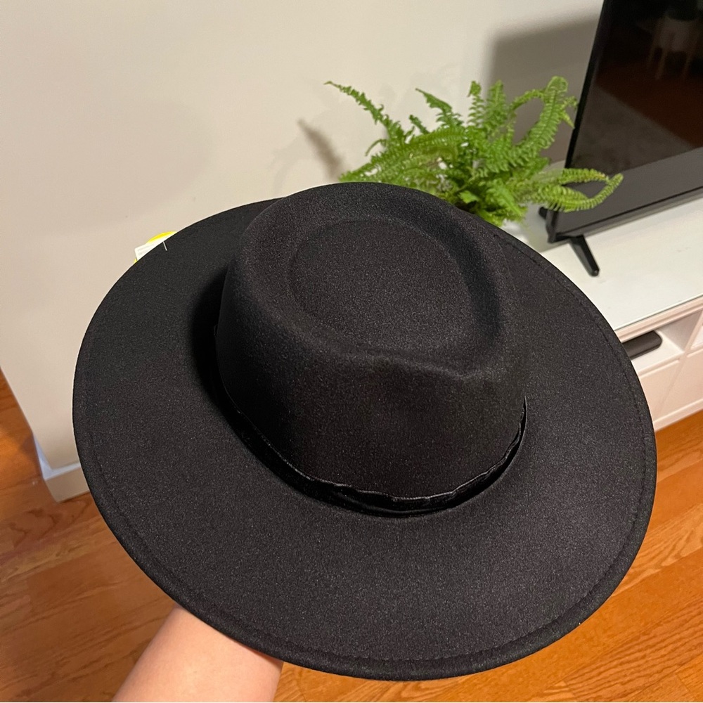 Black fedora hat